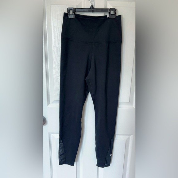 Nike Women's Black Leggings - Picture 11 of 13